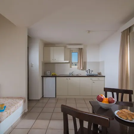 Aparthotel Ourania 3*