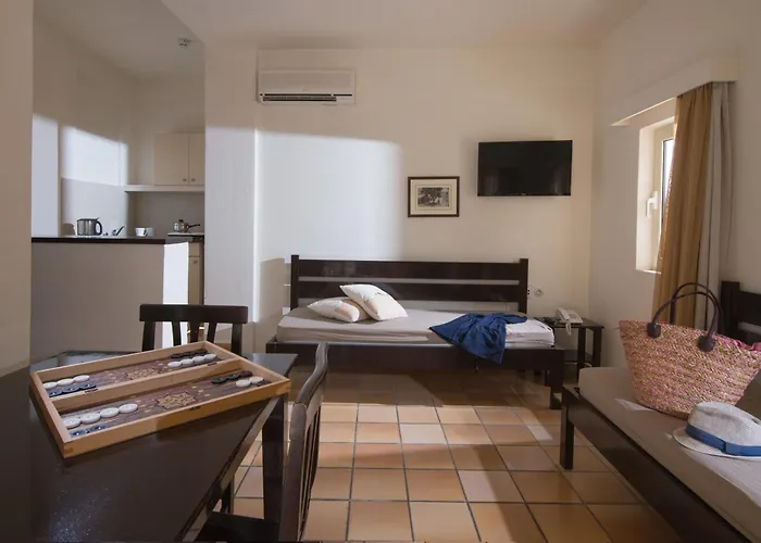 Ourania Aparthotel 3*