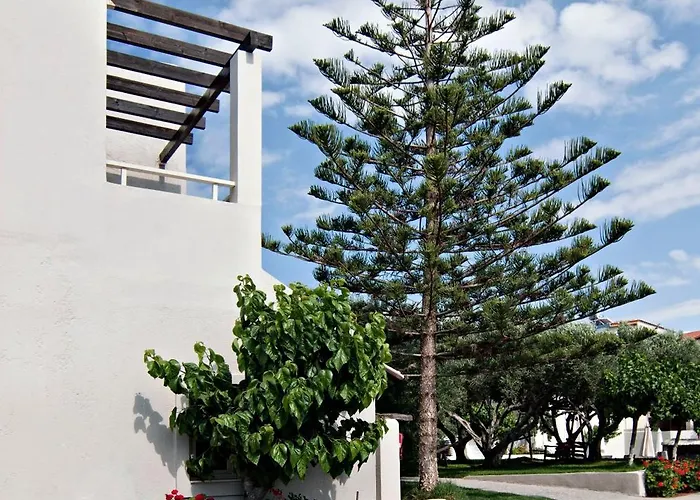 Aparthotel Ourania 3*