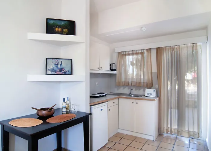 Aparthotel Ourania 3*