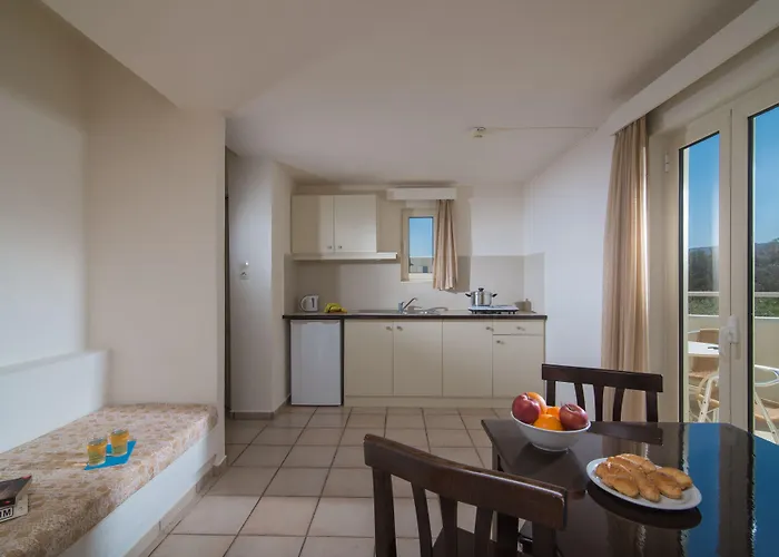 Aparthotel Ourania 3*