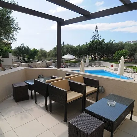 Ourania Apartahotel