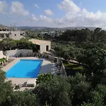 Aparthotel Ourania 3*