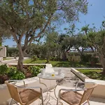Ourania Aparthotel 3*