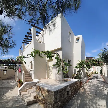 Ourania Aparthotel 3*