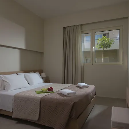 Hotel de apartamente Ourania Hersonissos (Crete)