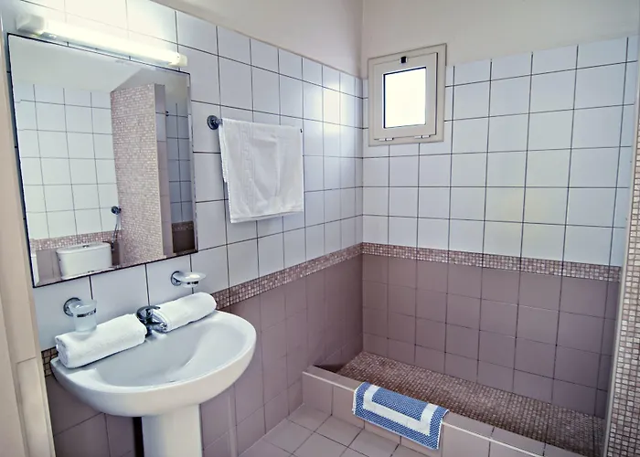 Aparthotel Ourania 3*