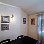 Ξενοδοχείο με διαμερίσματα Ourania